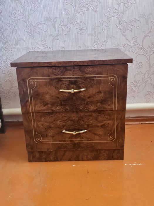 Продам спальный гарнитур