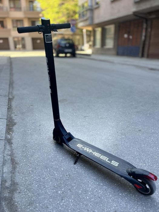 Тротинетка e-wheels
