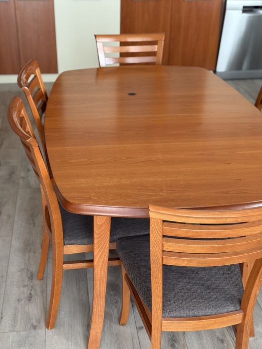 6 стола от масивно дърво