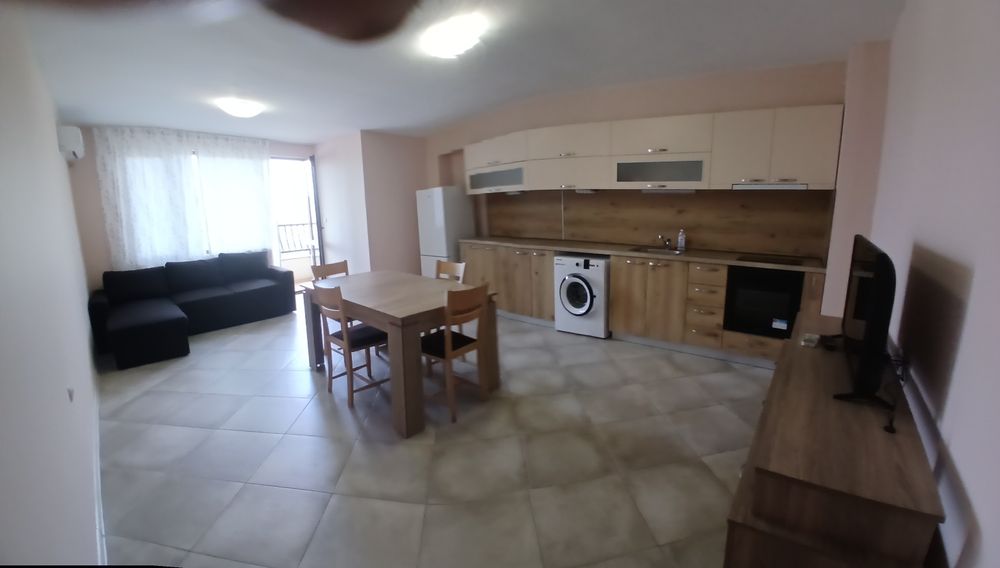 Огромен апартамент за нощувки!