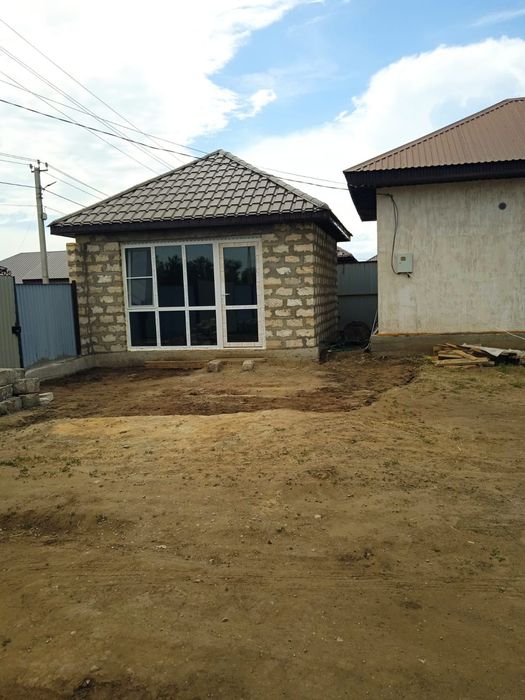 Частный дом на кирпичном