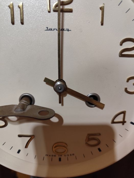 Стенен Руски механичен часовник