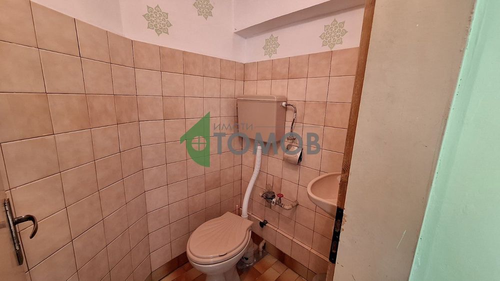 Дава се под наем Офис в Стара Загора, Център - 20 кв.м за 153 € - Снимка #8