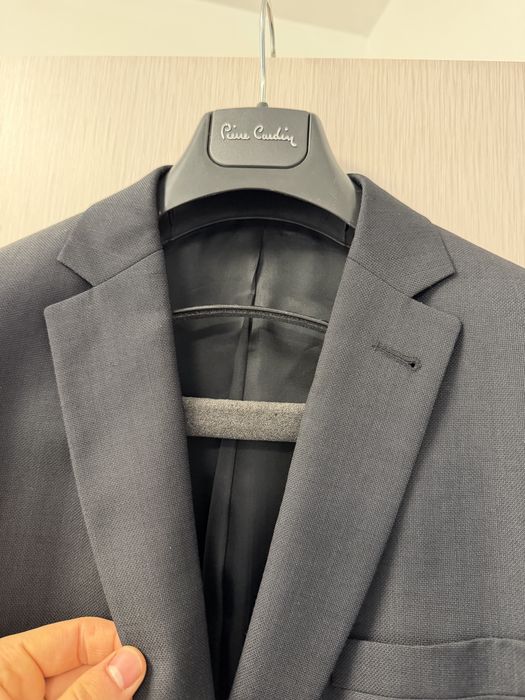 Абитуриентски официален костюм за бал Pierre Cardin M размер