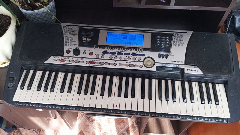 ЯМАХА синтизатор