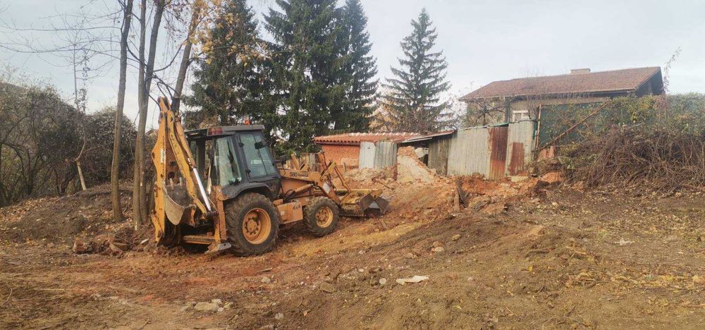 Събаряне и извозване на стари постройки, почистване на дворни места