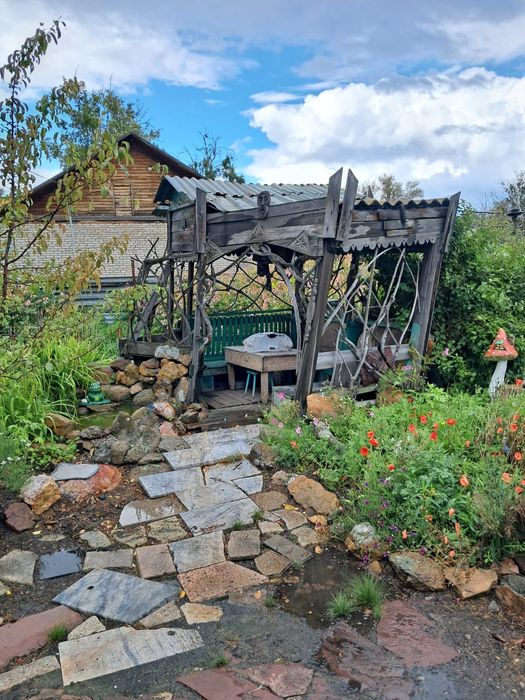 Продам уютный дом у леса ,