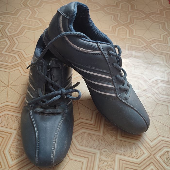 Продам кроссовки kajila.39размео