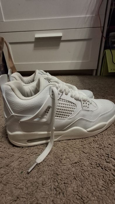 Кроссовки  Nike 42 размер