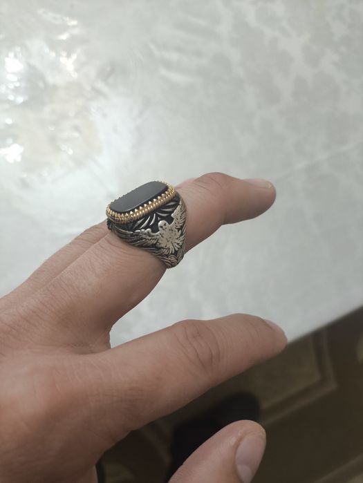 Продам перстень печатка