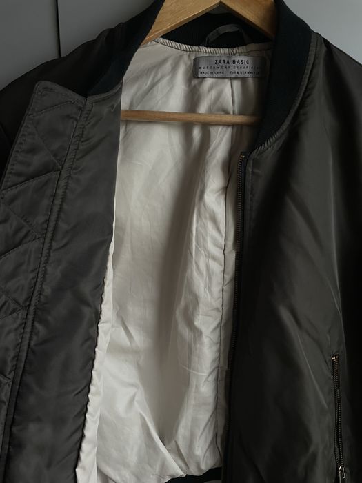 Бомбър късо яке на Zara