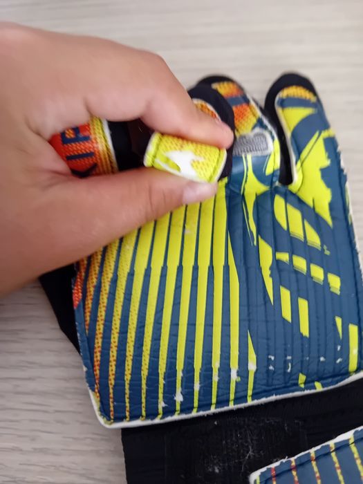 Manusi portar kipsta