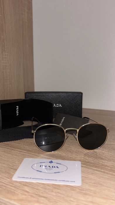 Ochelari de soare Prada