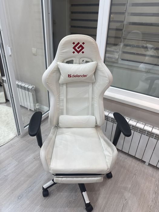 Defender игровое кресло