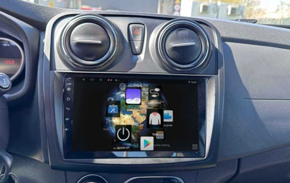 Navigație Android 15 Dacia Logan 2/Sandero 4GB RAM –CarPlay, QLED, DSP