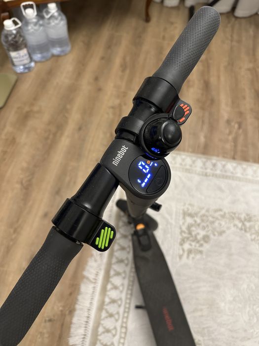 Самокат электрический Ninebot
