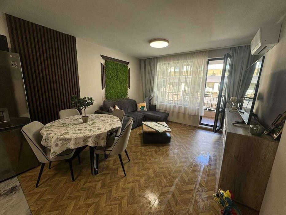 Продава се Двустаен апартамент в Пловдив, Център - 68 кв.м за 2648 €/кв.м - Снимка #2