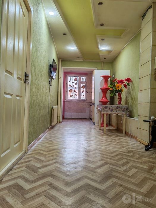 Сдаеть квартира в спутник 4 2/3/4 есть балкон и так же емееться решетк