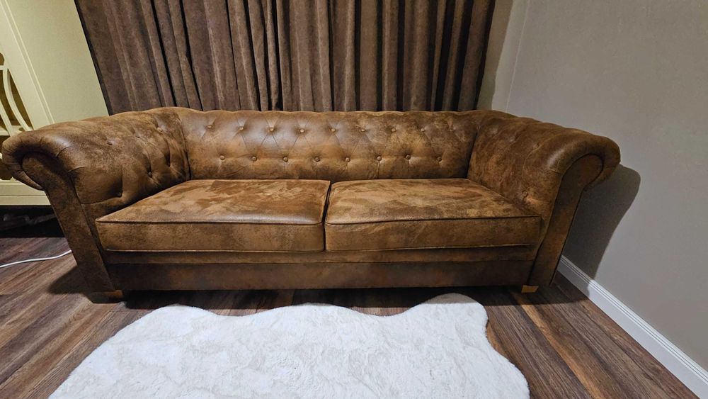 Диван ти честърфийлд