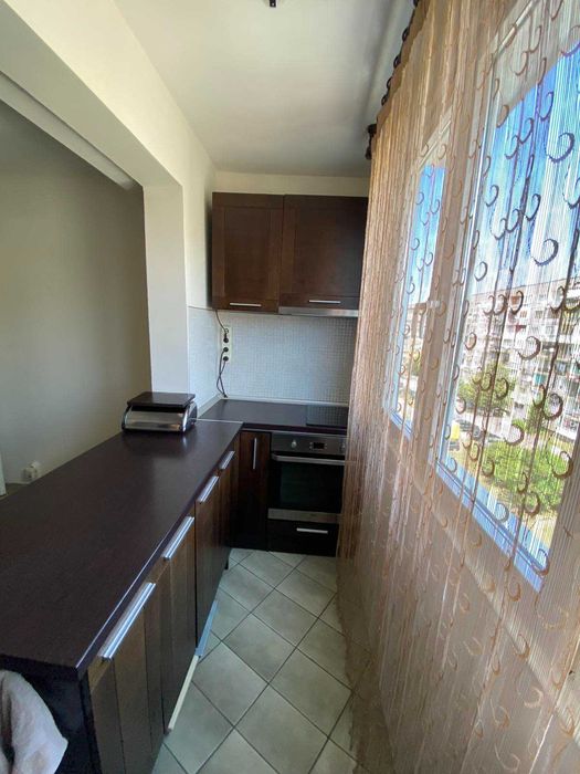 Продавам тристаен апартамент в гр. Перник кв. Изток - снимка 4