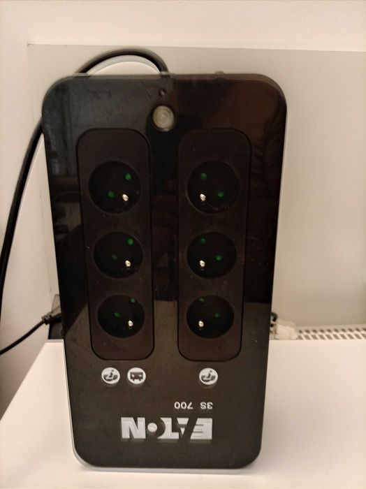 Ups , stabilizator tensiune Eaton 3S  700va, sursa sinusoidala , merge si cu baterie  de masina
