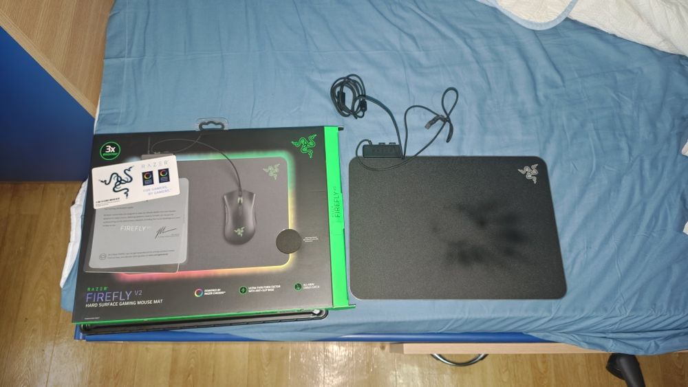 Razer Firefly V2 Chroma Mousepad