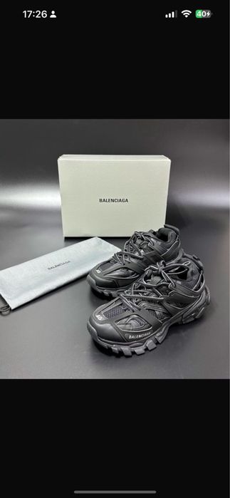Balenciaga track
