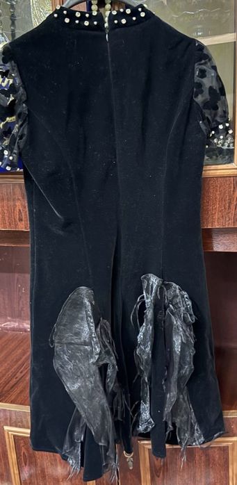 Ayollar kiyimi sotiladi