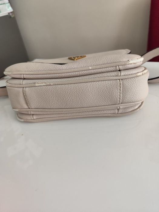 Дамска чанта guess