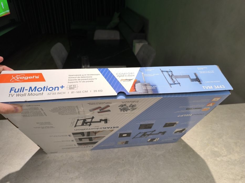 TV Стойка за стена VOGELS TVM 3443 черна, подвижна, до 65 инча и 25кг