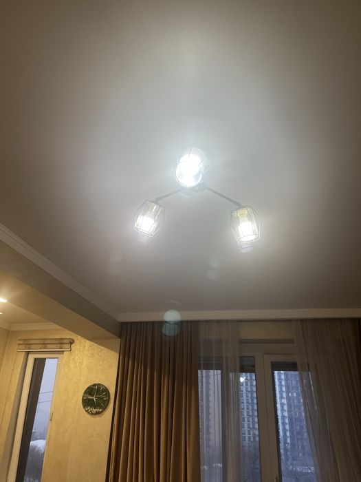 Продам люстры недорого