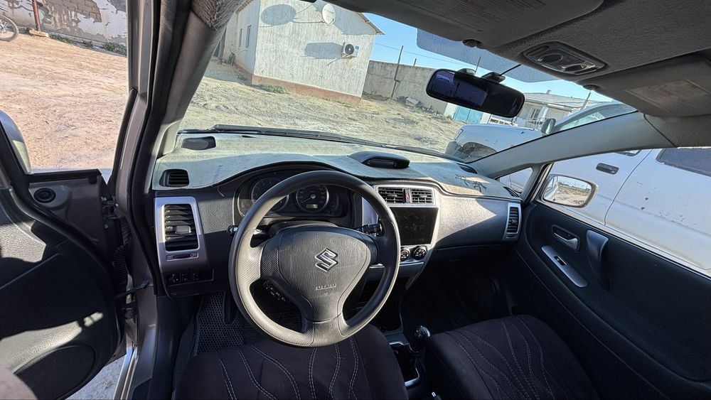 Suzuki liana 2006г