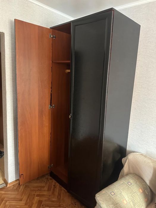 Продам шкаф . Цена 5000тнг.