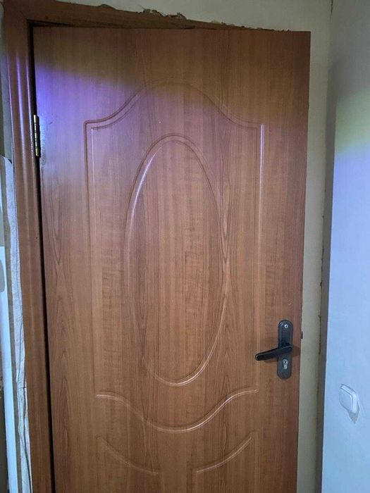Продам б/у двери