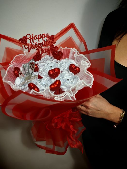 Valentine's day buchete trandafiri satin