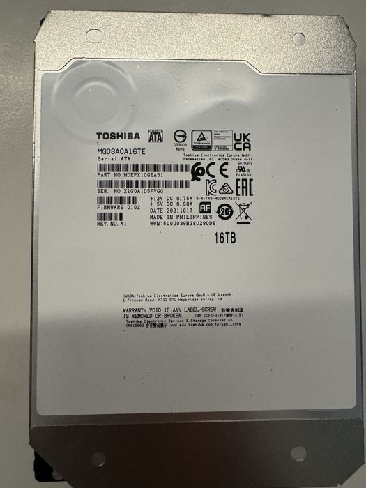 hdd uri 16 tb tochiba  1200 ron