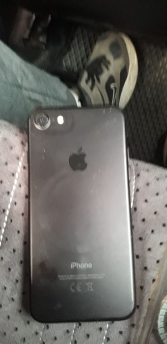 Продам айфон 7 в идеале все работает 30 к есть торг