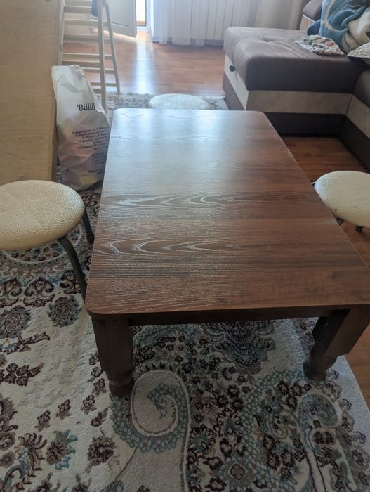 Стол для гостиной