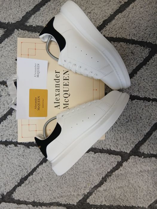 Vand Alexander McQueen
