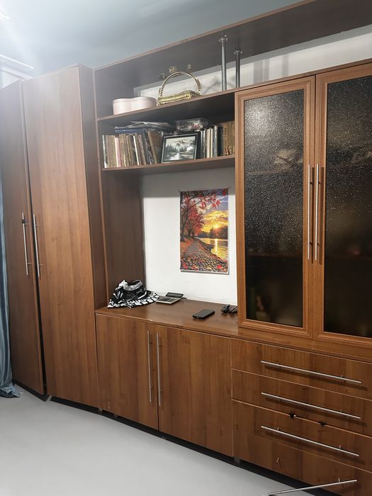 Шкаф распашной коричневый