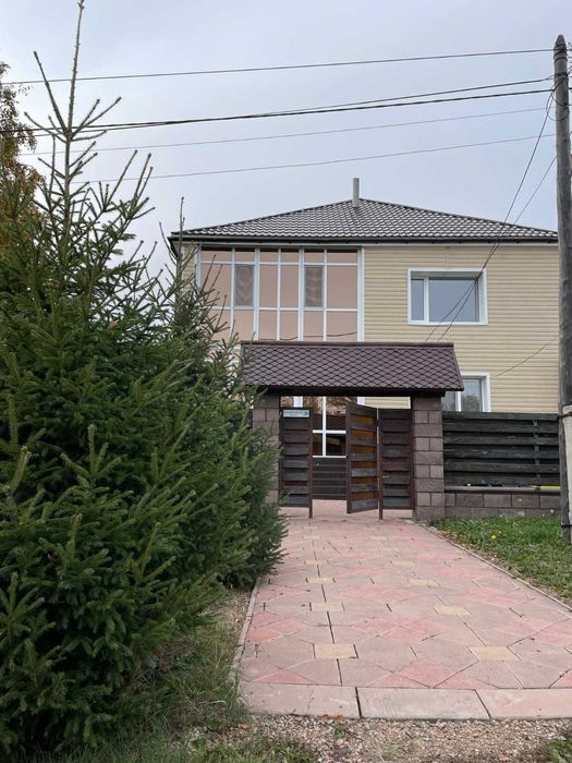 Продается коттедж в солнечном