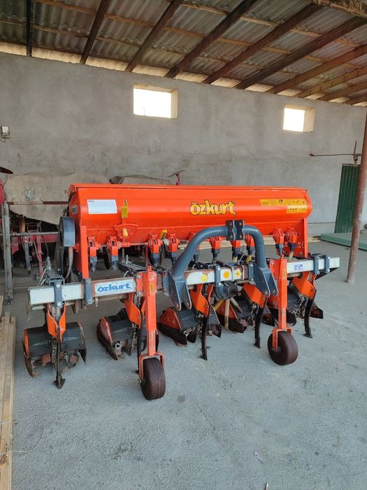 Kultivator, chopiq, o'g'itlagich sotiladi