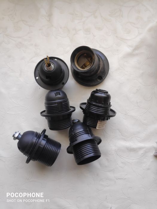 Продам эл. патроны на лампу