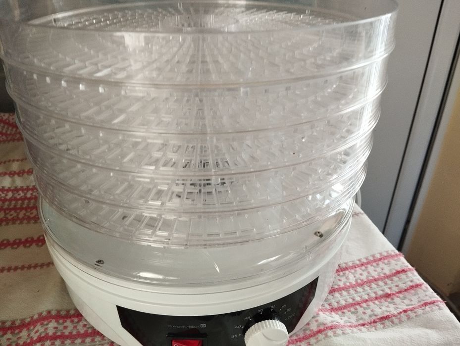 Уред за сушене на плодове и зеленчуци