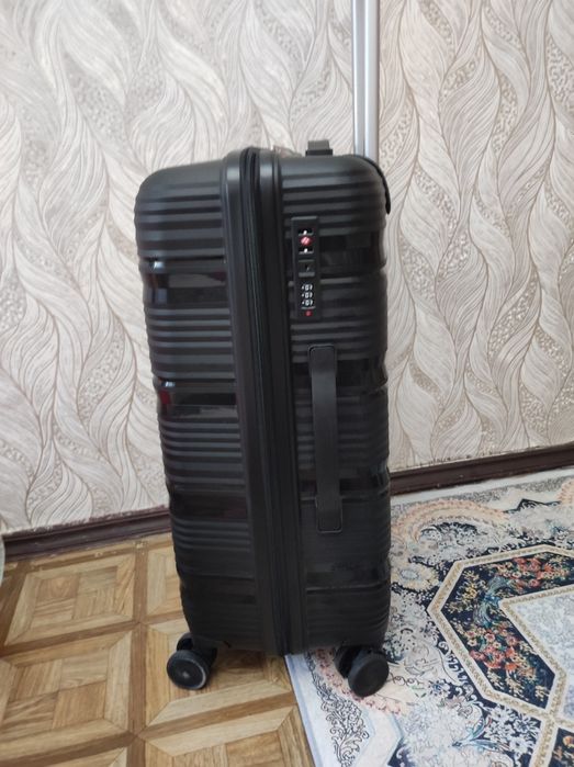 Чемодан дорожный геловый