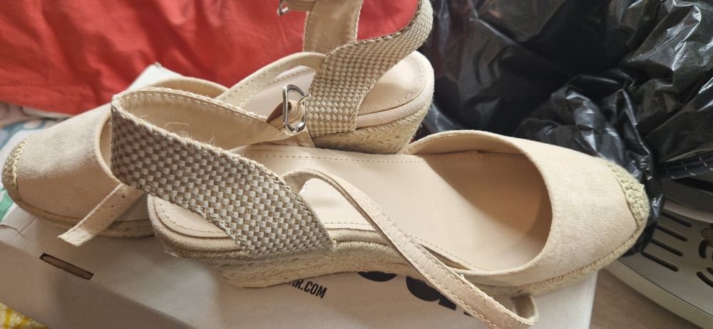 Летни еспадрилки