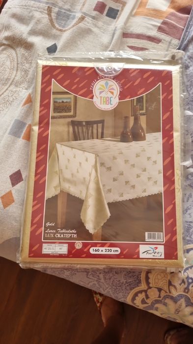 Продам скатерти новые