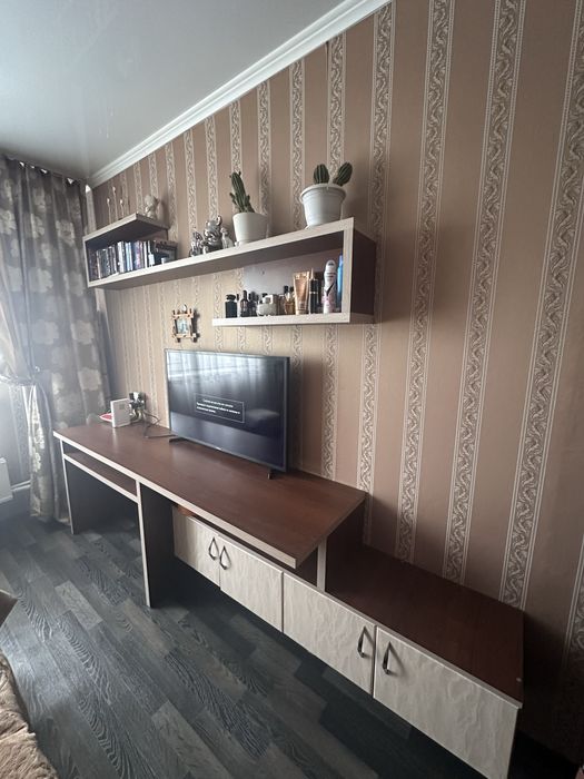 Продам ТВ зону в хорошем состоянии