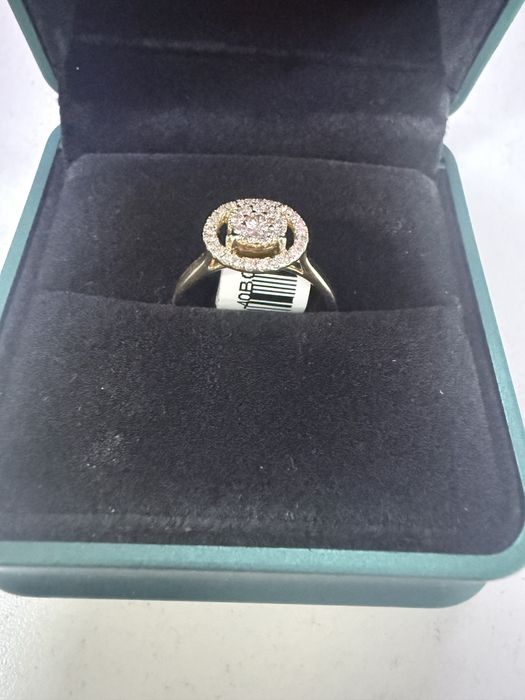 Золотое кольцо с бриллиантами