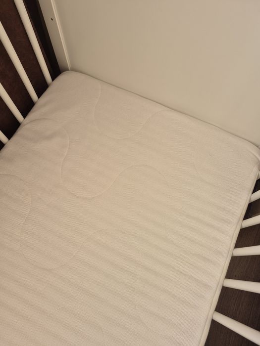 Бебешка кошара икеа + матрак и подарък 120/60